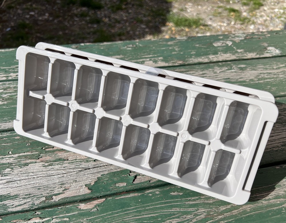 2-Pack ROOM ESSENTIALS Plastic Ice Cube Trays BPA-Free • Grey