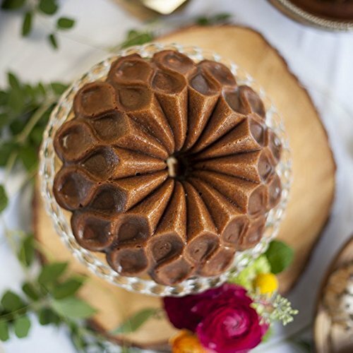 Nordic Ware Crown Bundt Pan (91777)
