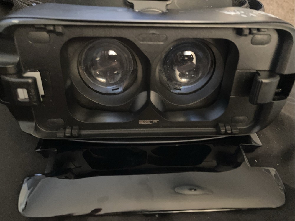 Samsung Gear VR With OUT Controller Headset ONLY SM-R324