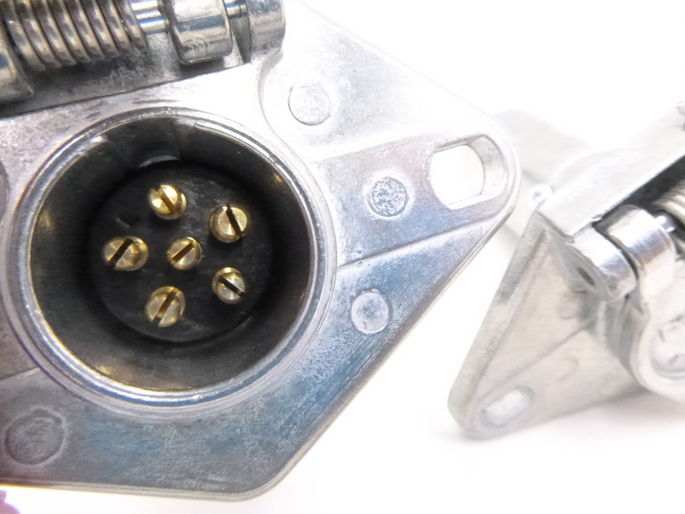 2 Pack Pollak 6 Way Trailer Connector Socket w/Covered Back 11-609