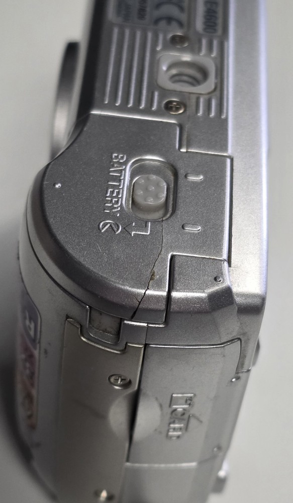 Nikon Digital Camera Coolpix 4600 4.0MP Silver Tested