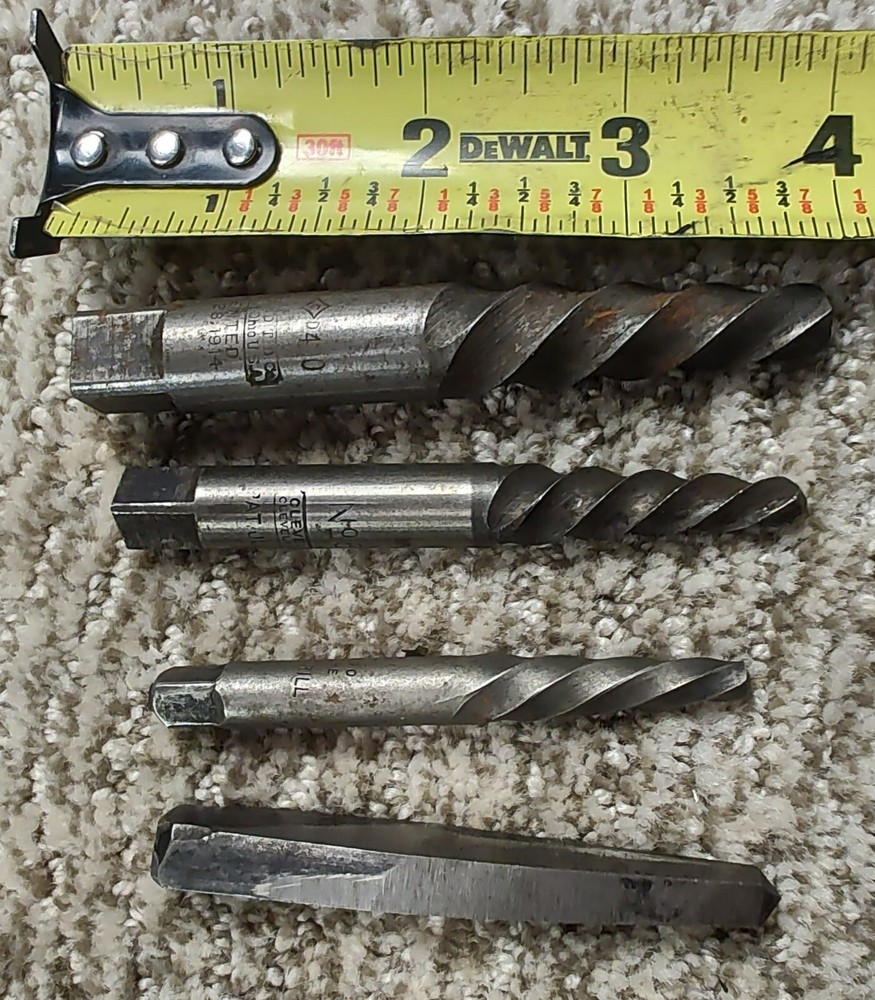 🗽SET OF FOUR EASY OUTS