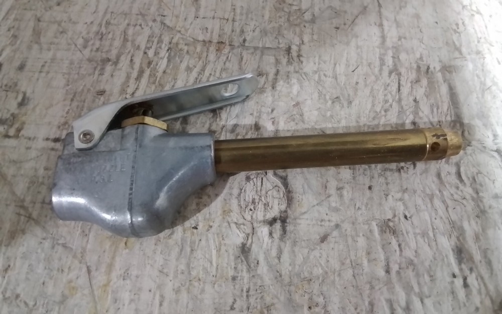 Milton S150 Lever Blo Gun (C13C)