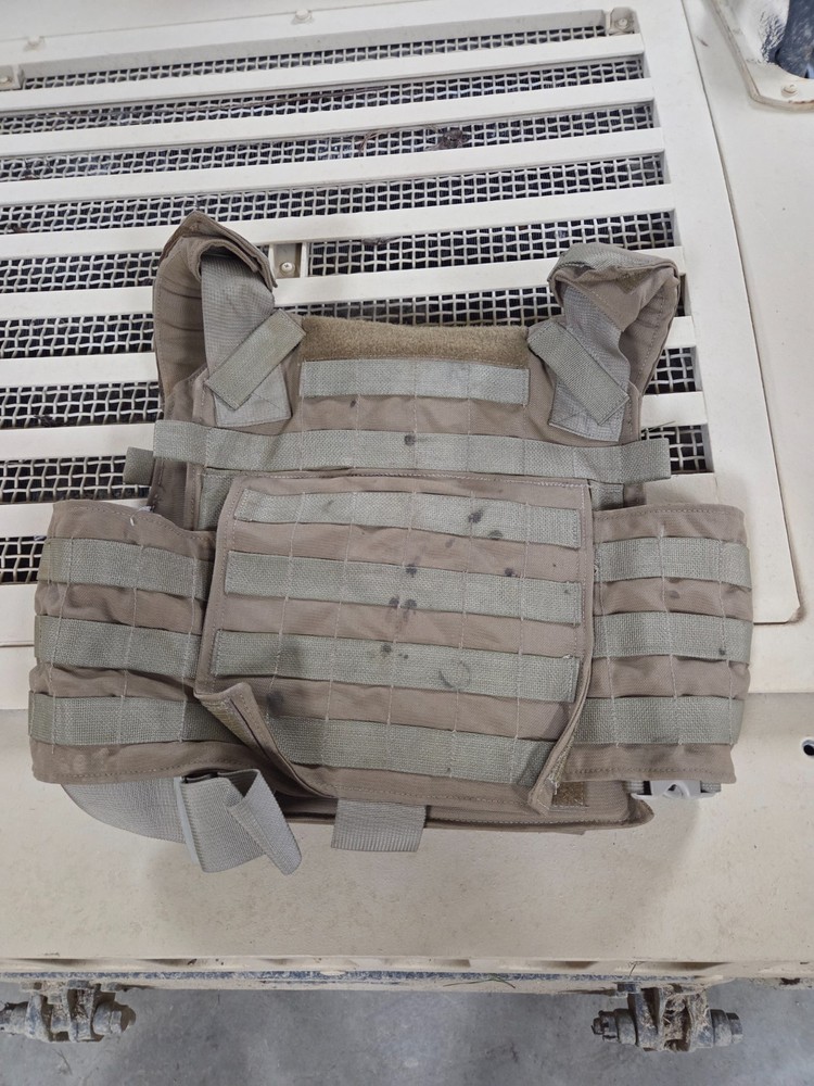 Beez Combat Systems medium plate carrier BCS