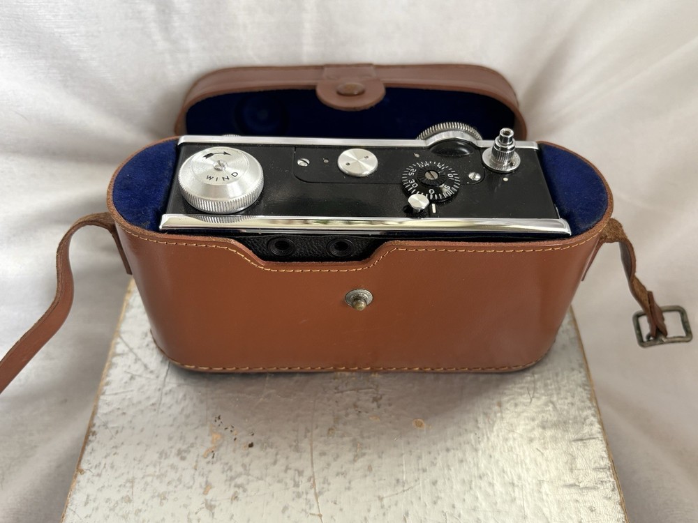 Argus C3 " The Brick" Camera box, manual, flash, case - UNTESTED