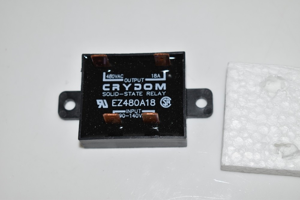 CRYDOM SOLID-STATE RELAY MODEL EZ480A18 NEW IN BOX (UCQ59)