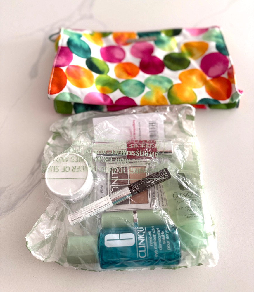Clinique 8 Pcs Deluxe Samples Size Gift Set