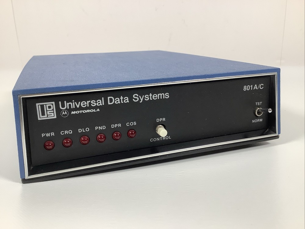 Motorola Universal Data Systems 801 A/C Modem - Powers Up - No Further Testing -