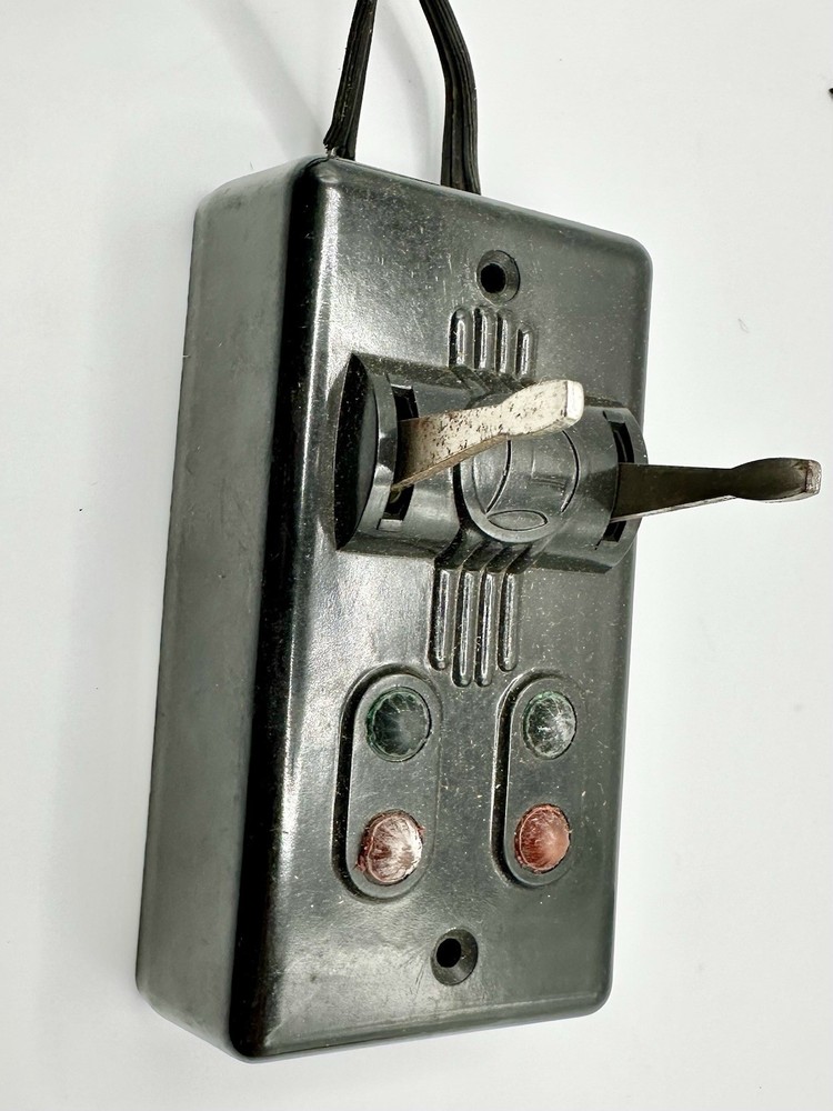 Lionel No. 1122 O27 Switch & Controller Set