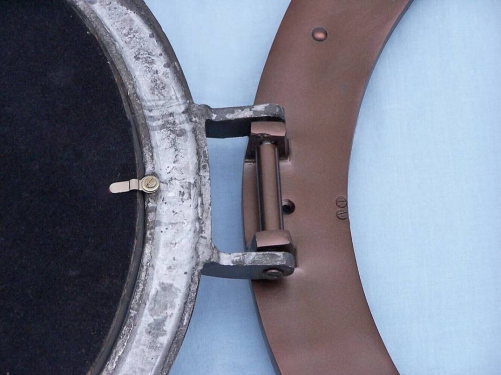 Bronzed Deluxe Class Porthole Clock 24"