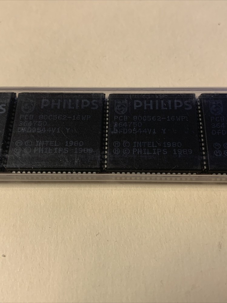17x Pcb 80C562-16wp 364750 Dfd9544v1 Y Microchip Microcontroller Phillips Intel