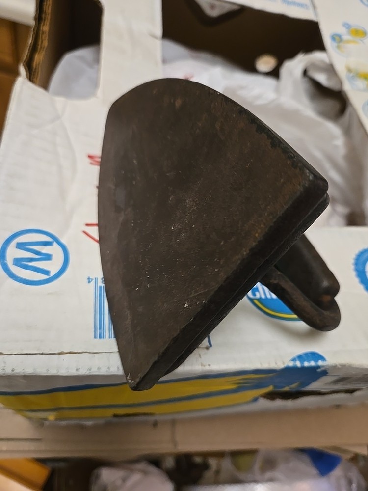 Iron #6 Cast Iron Flat Iron