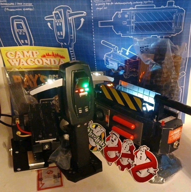 Ghostbusters Haslab Two 2 In The Box Ghost Trap PKE Meter Loose Complete No Box