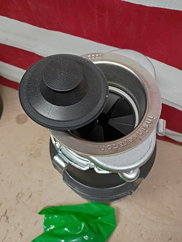 KInSinkErator Badger 500, 1/2 HP Continuous Feed Kitchen Garbage Disposal, OB,