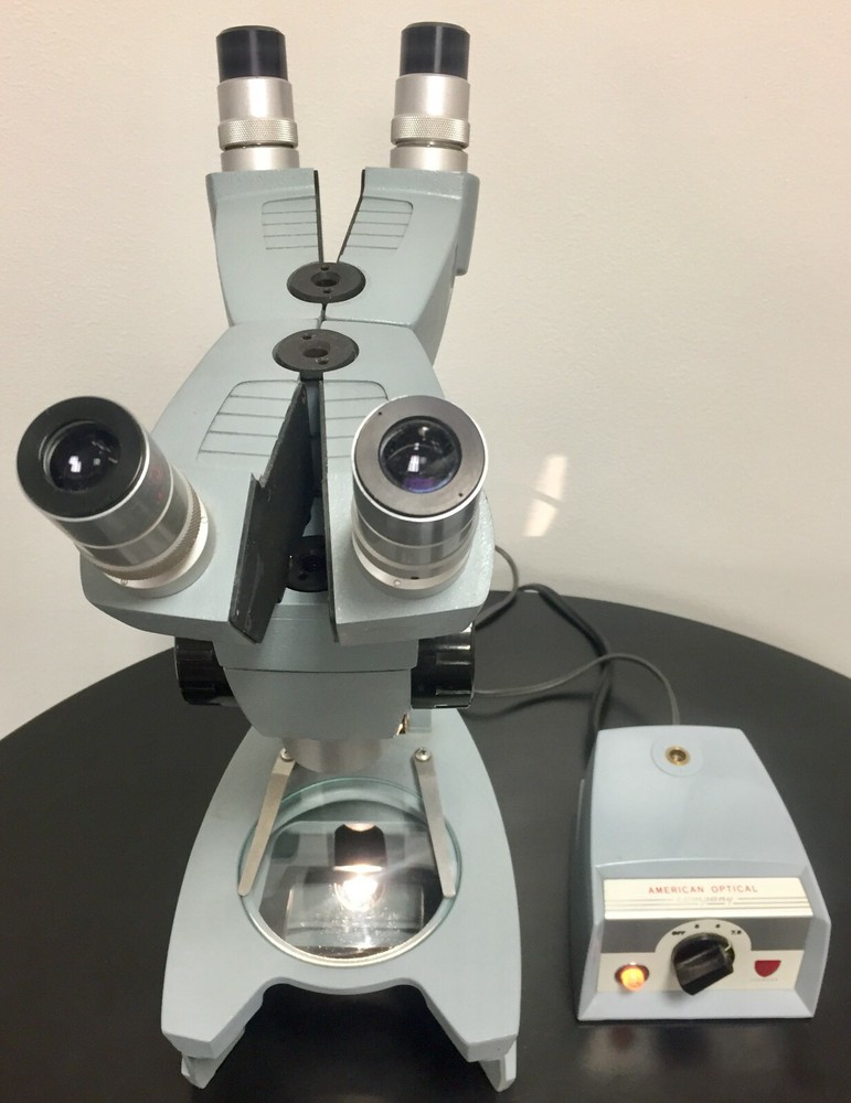 American Optical Cycloptic Dual Head Microscope 56C-103 w light source