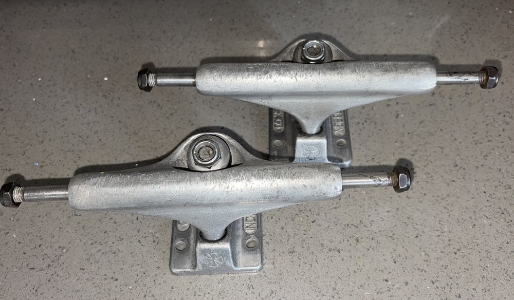 Used Independent Skateboard Trucks