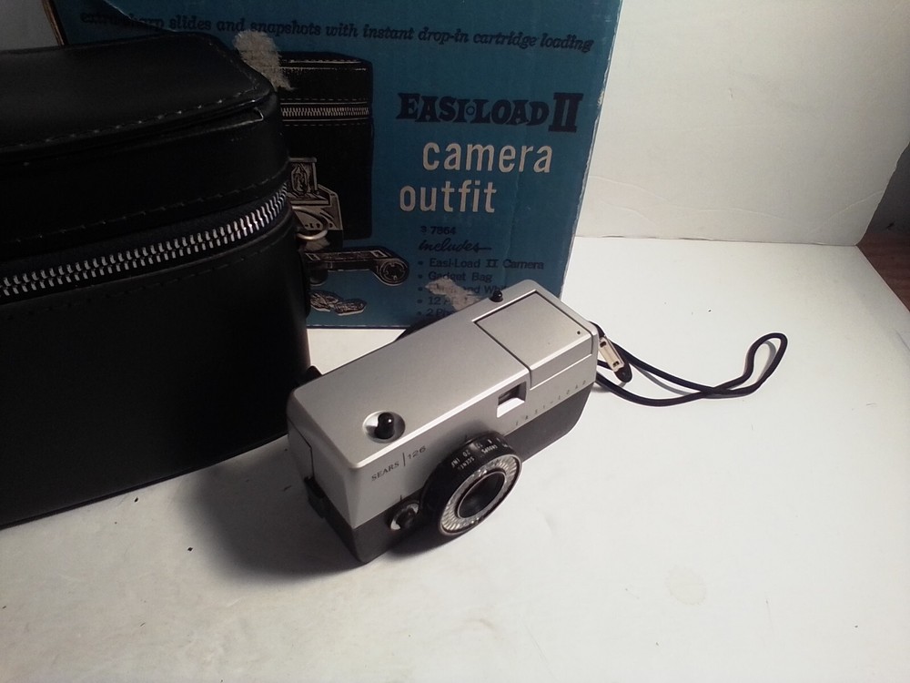 Sears 126 EASI-LOAD II Camera, Carrying Case, Instructions, and Flash Bulbs