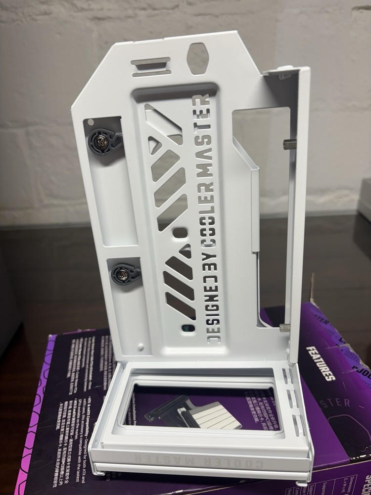 Cooler Master V3 Vertical GPU Holder Kit with PCIe 4.0 Riser Cable (White)