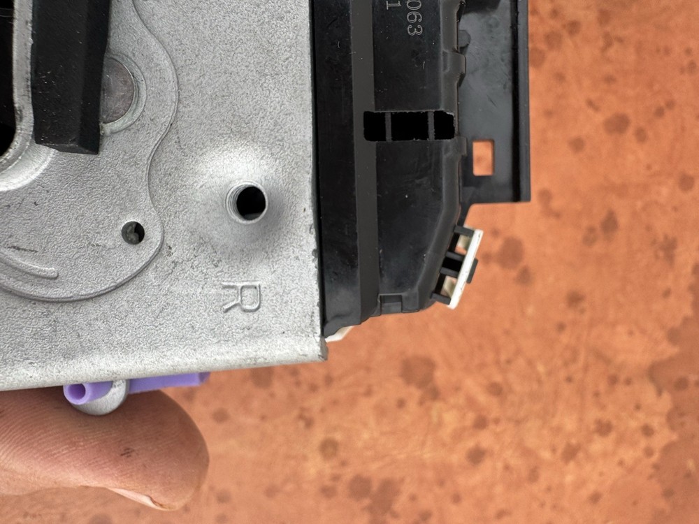 Door Lock Actuator Dla31081