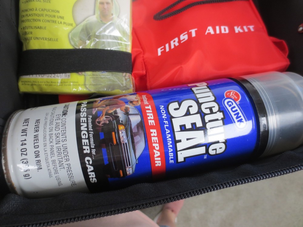 ROADSIDE ASSISTANCE KIT
