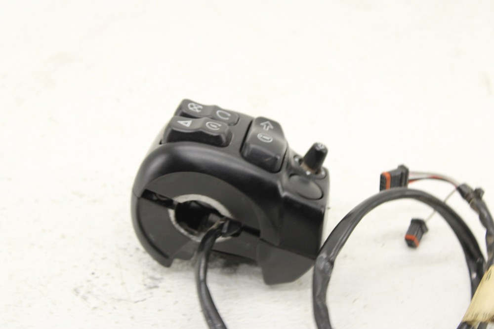 2015 Harley Davidson Touring Road Electra Street Right Control Switch Pack