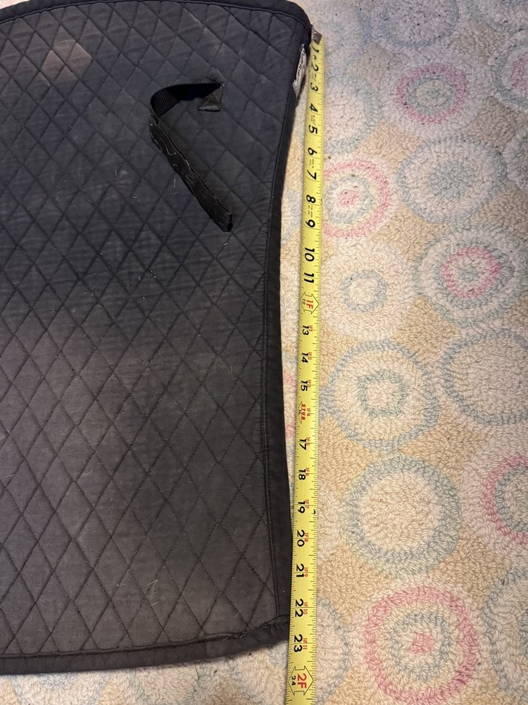 4 saddle pads in this bundle- multiple brands.