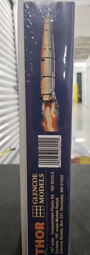Glencoe THOR Missle & Launch Pad - Plastic Model Spacecraft Kit - 1/87