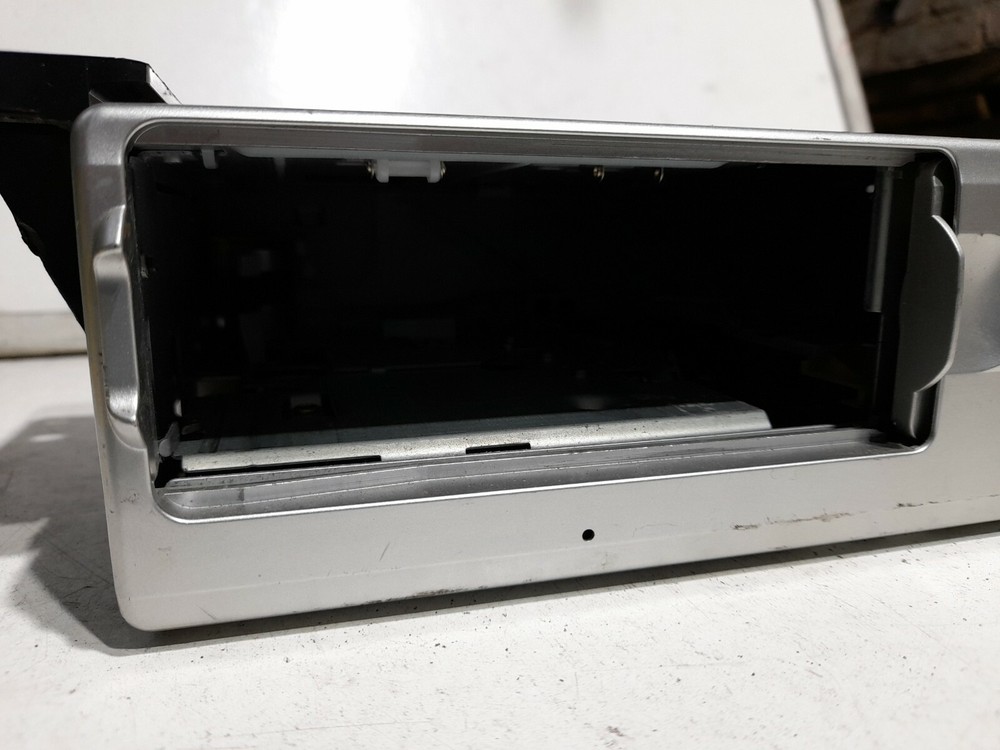 GENUINE BMW DENON 12 DISC CD CHANGER (39) +