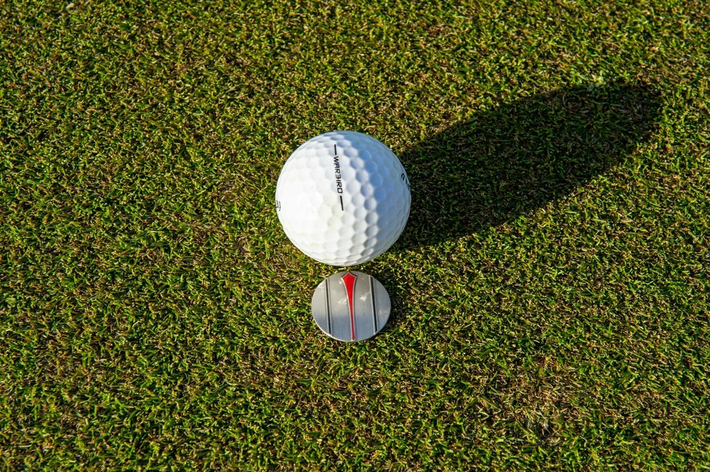 Golf Divot Tool and Ball Marker with Putt Alignment Tool + Ball Stencil