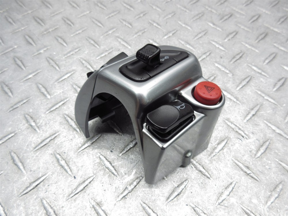 2007 06-08 Piaggio MP3 Scooter 250CC Left Handlebar Control Switch Signal Light