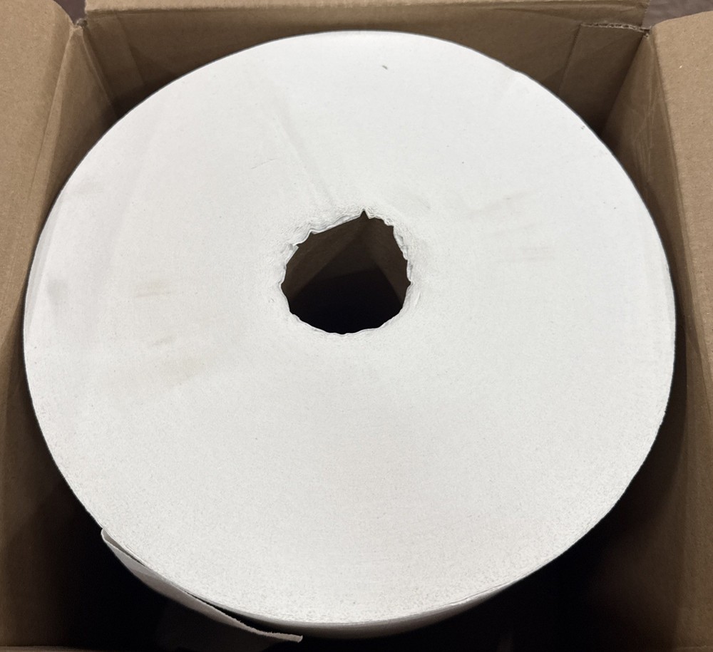 Toolbox® Z300 White Jumbo Roll, 950 Sheets/Roll, 1 Roll/Case