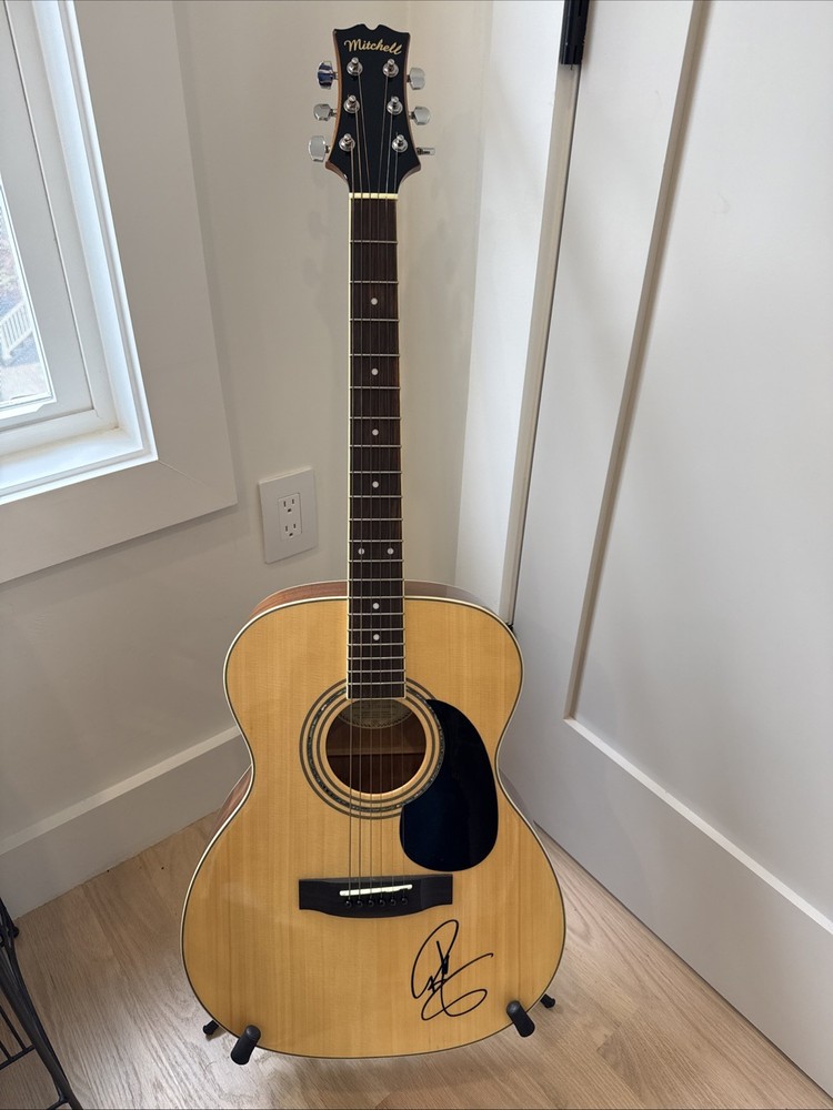 Riley Green Signed Mitchell Guitar Beckett BAS COA