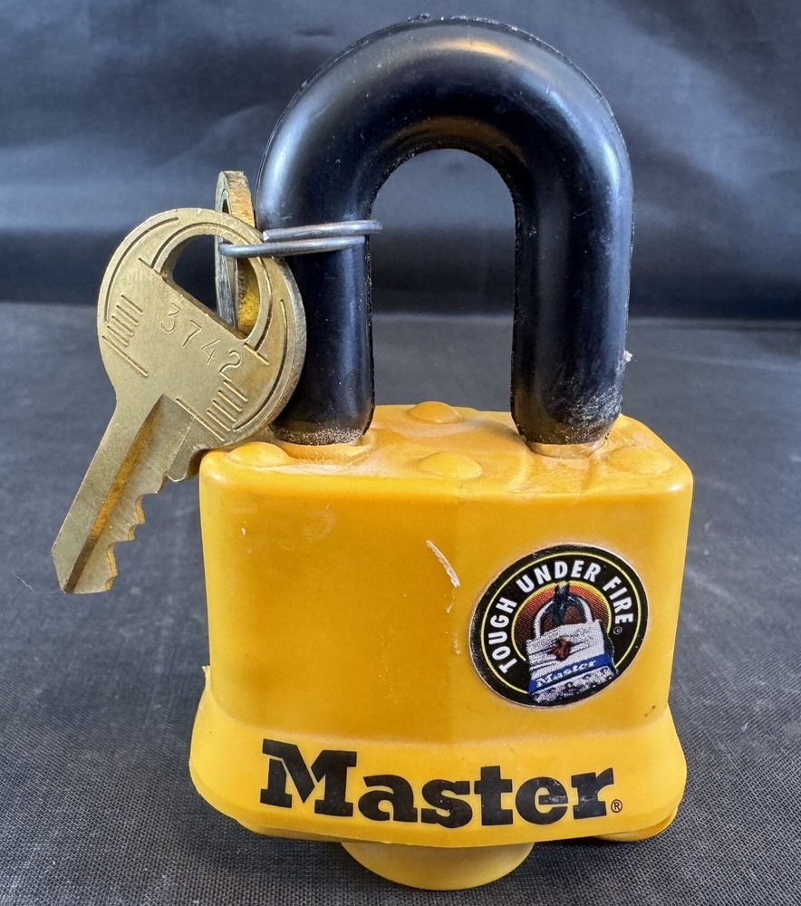Master Padlock Water Resistant Tough Under Fire with 2 Keys