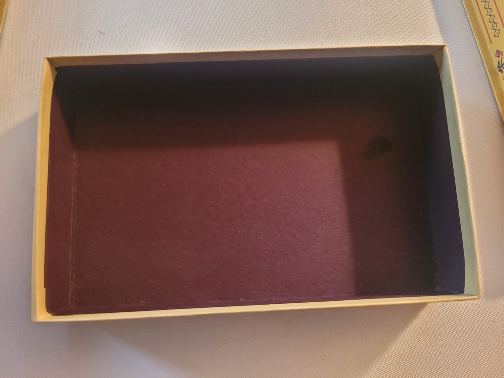 Vintage Whitman's Sampler Empty Cardboard Box 16oz Chocolate & Confections