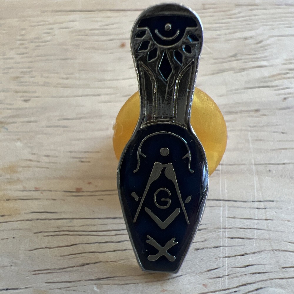 Vintage Widows Masonic Shoe Pinback