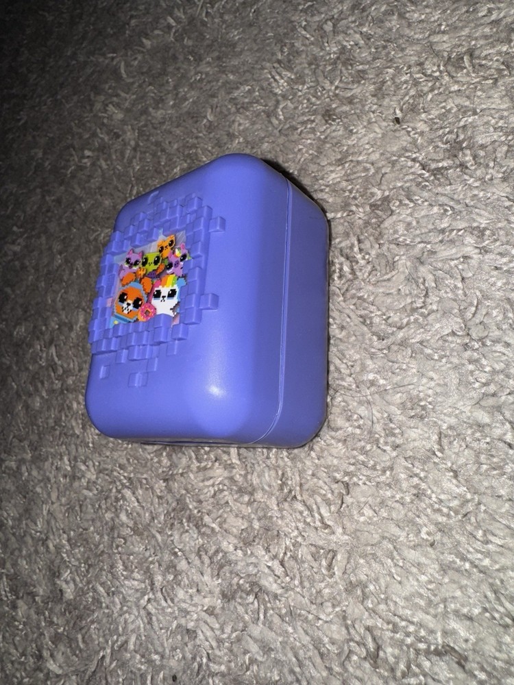 Spin Master Bitzee Digital Electronic Interactive Pet Purple Toy Light Up