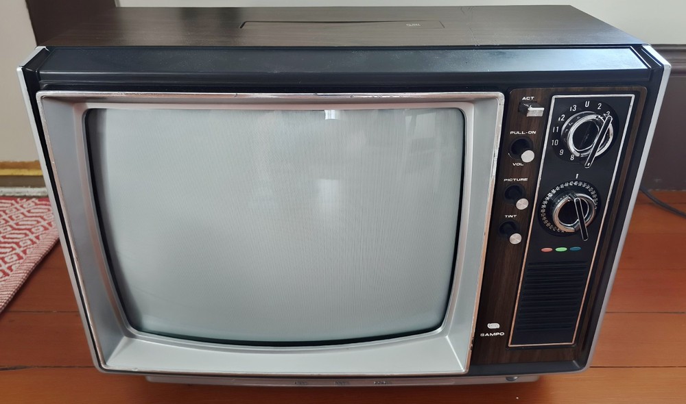 Sampo Color CRT TV Model 7713