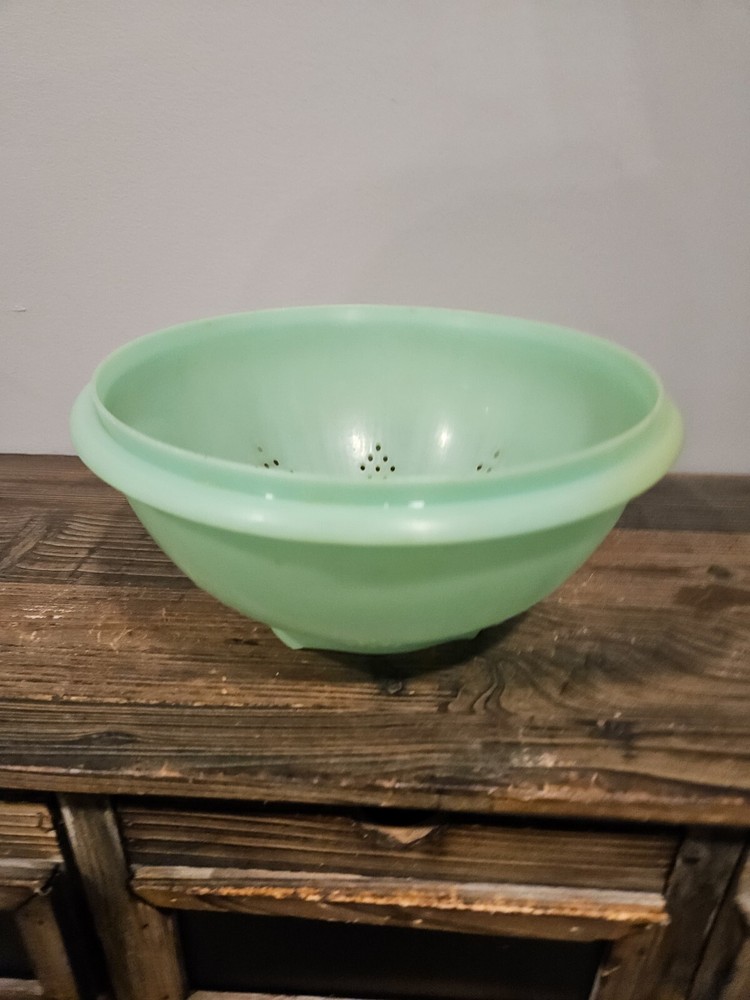 Vintage Jadeite Green Colander Strainer