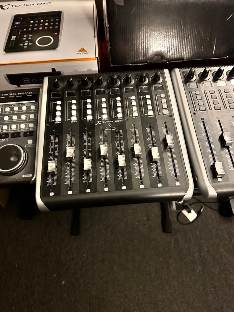 Behringer X-Touch Controller Extender
