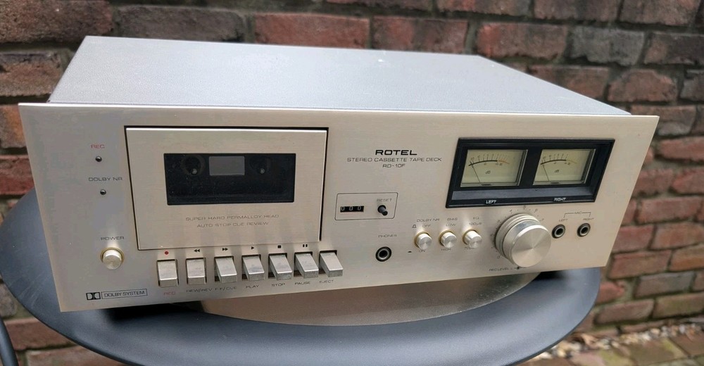 Rotel RD-10F Stereo Cassette Tape Deck Powers On