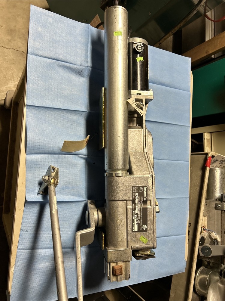 Besam Swingmaster 450 Surface Mounted