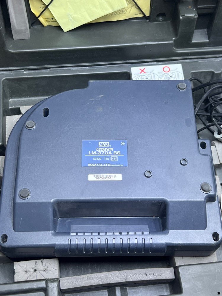 Max LM-370A Letatwin Electronic Lettering Machine