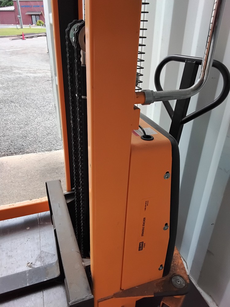 Uline H-5439 Straddle Stacker (LOCAL PICK-UP)
