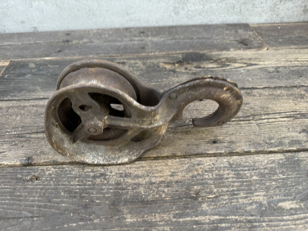 Metal Pulley Vintage Block And Tackle