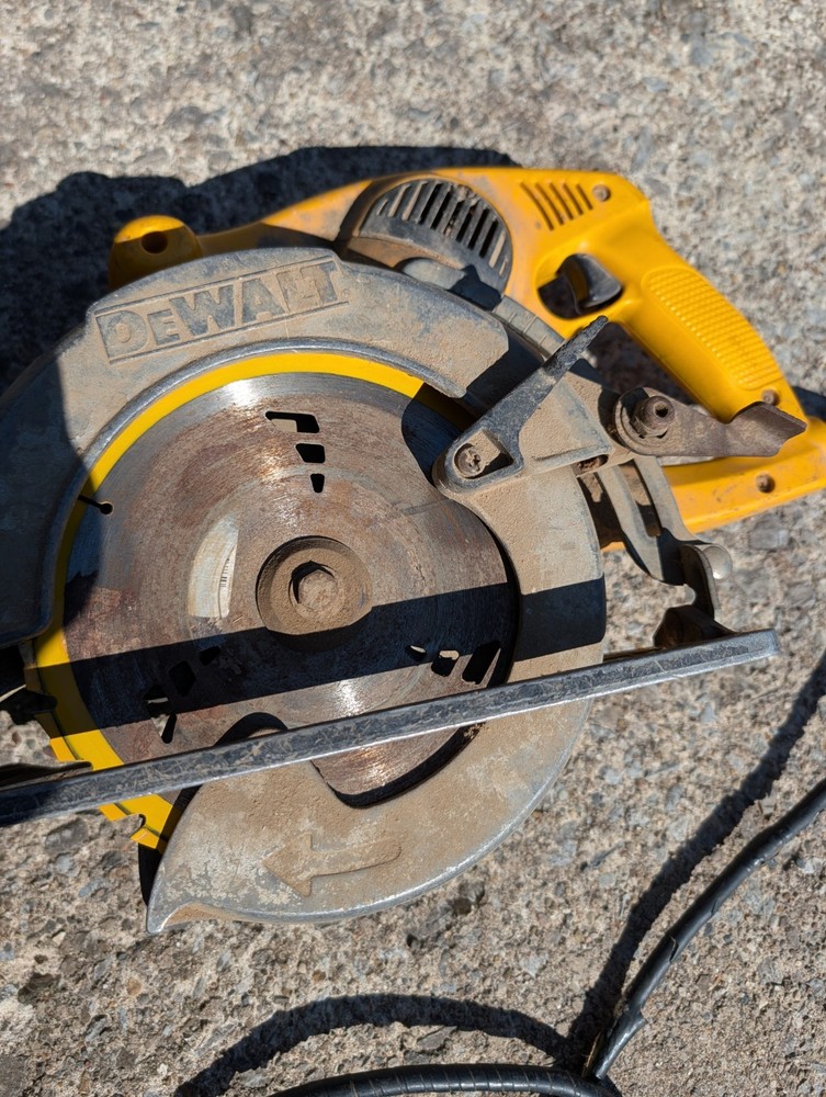DEWALT DW378G CORDED 7-1/4" CIRCULAR SAW