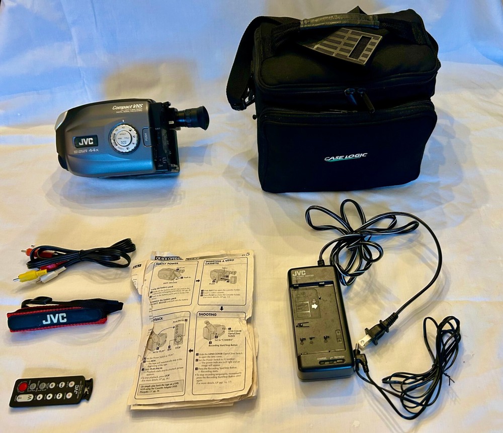JVC Digital Hyper Zoom Quick Response AF 44X Compact VHS W/Case - Free Shipping
