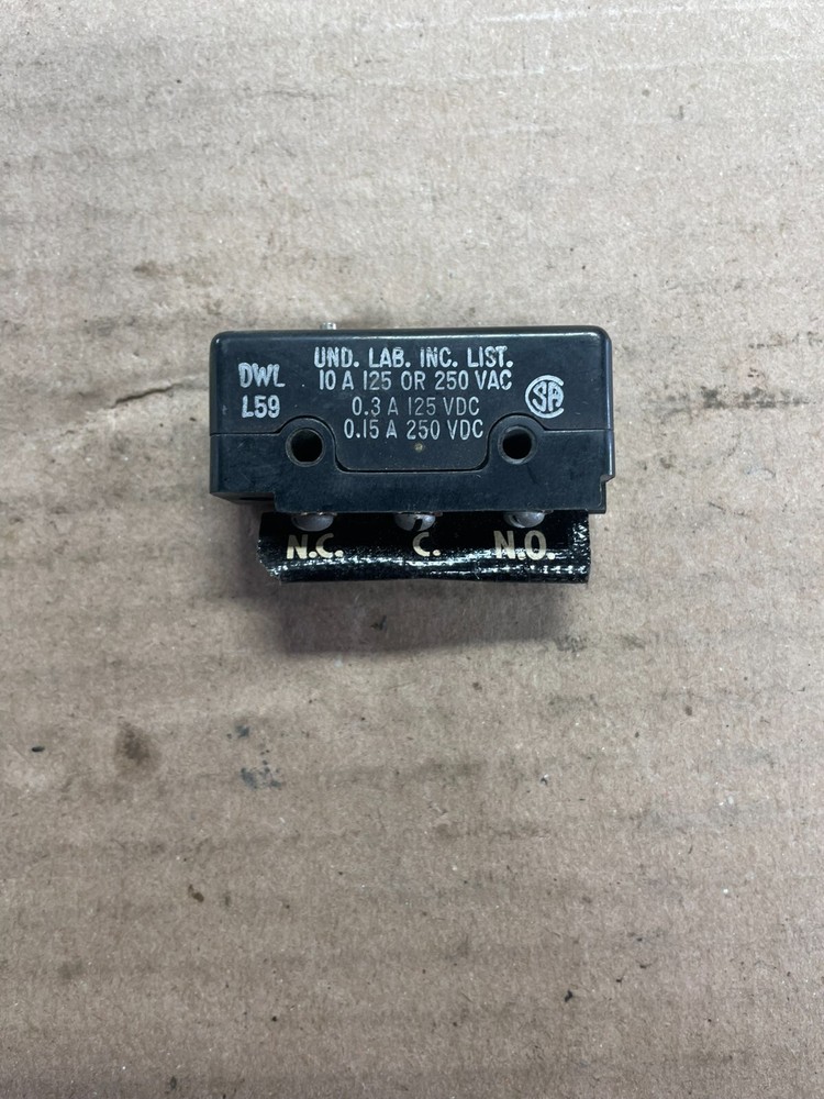 (Lot of 2) MICRO SWITCH,DT-2R-A7, BASIC SWITCH 10A 125V OR 250V