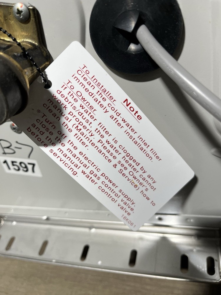 AO Smith Indoor Tankless Water Heater 160k BTU Natural Gas ( B-7 #1697)