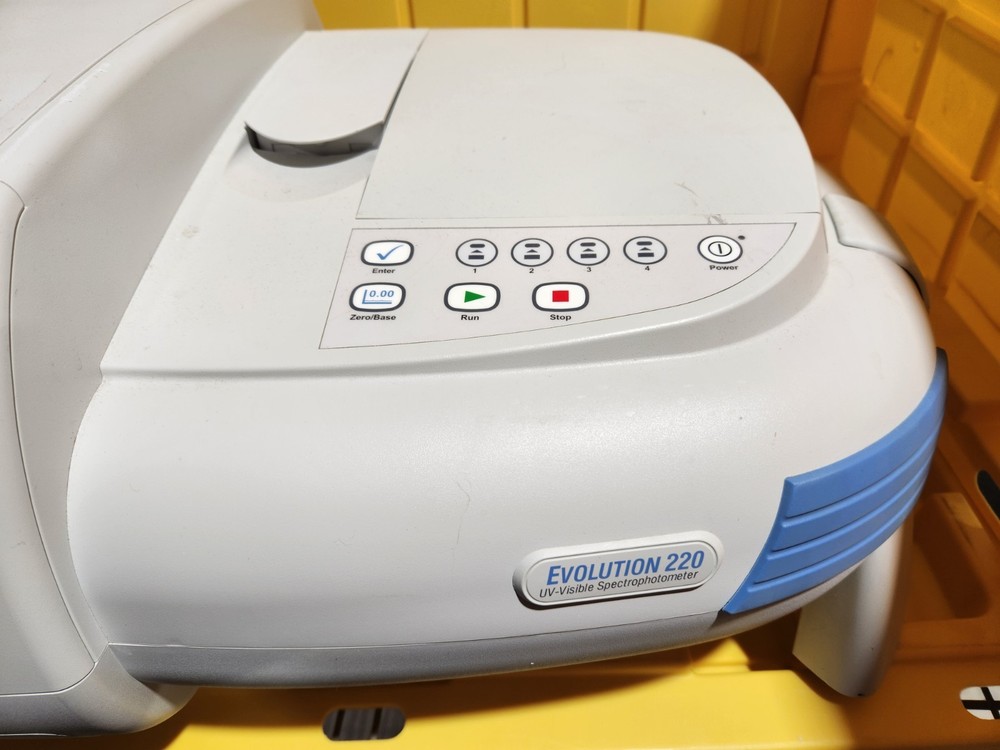 Thermo Scientific Evolution 220 UV Visible Spectrometer