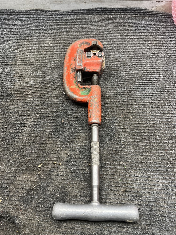 Used Ridgid 202 Pipe Cutter Wide Roll